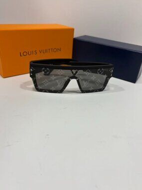Louis Vuitton Women's Authentic Sunglasses